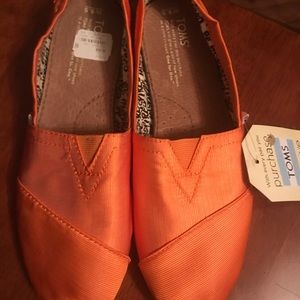 Toms orange NWT (including box) 8.5